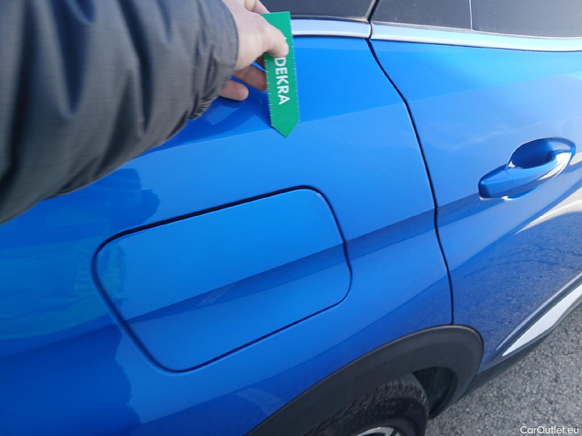  Peugeot  3008 PEUGEOT  Hybrid / 2020 / 5P / todoterreno 225 e-EAT8 GT #23