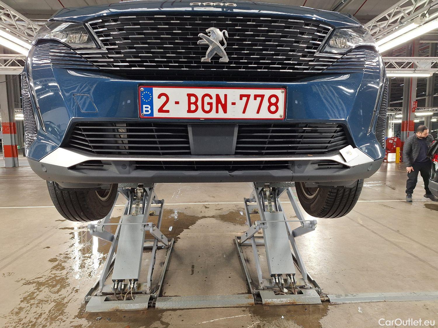  Peugeot  3008 Peugeot, 5008 FL'20, Peugeot 5008 1.2 PureTech 96kW S&S EAT8 Style 5d #31