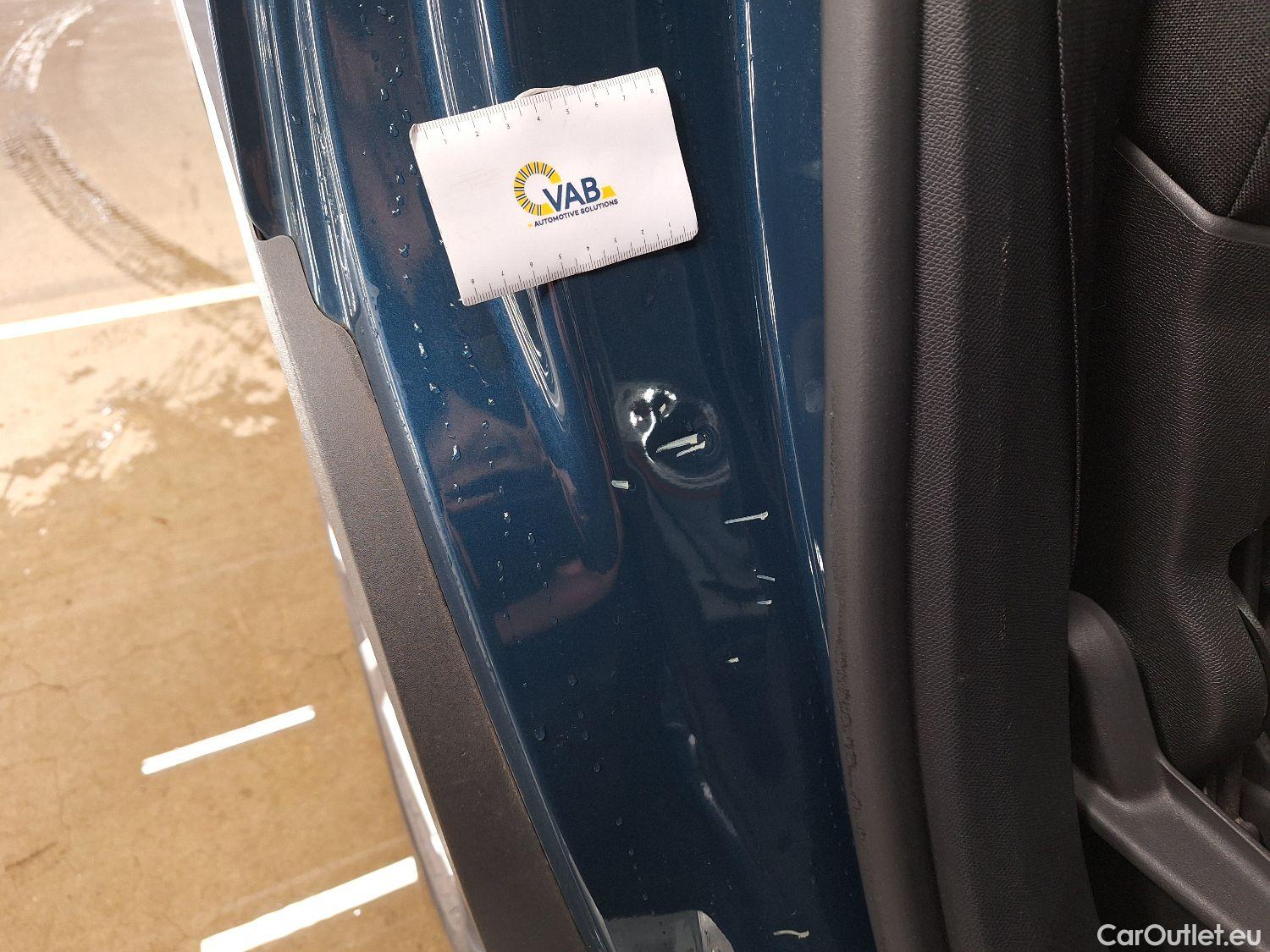  Peugeot  3008 Peugeot, 5008 FL'20, Peugeot 5008 1.2 PureTech 96kW S&S EAT8 Style 5d #30