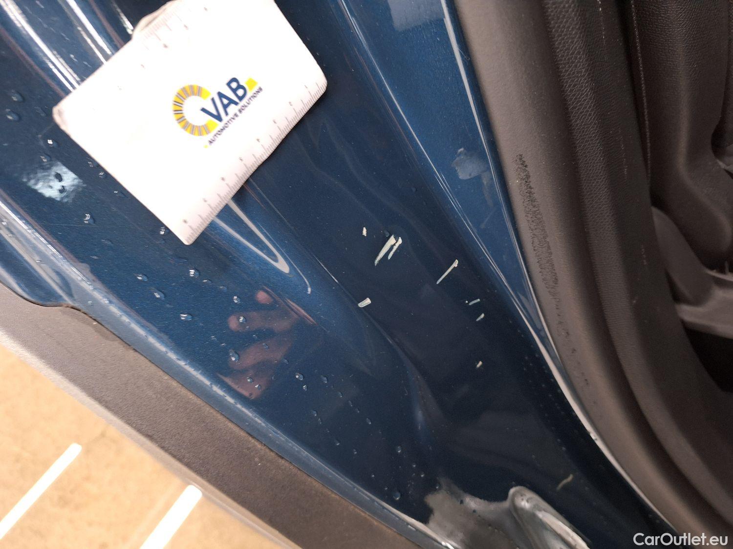  Peugeot  3008 Peugeot, 5008 FL'20, Peugeot 5008 1.2 PureTech 96kW S&S EAT8 Style 5d #29