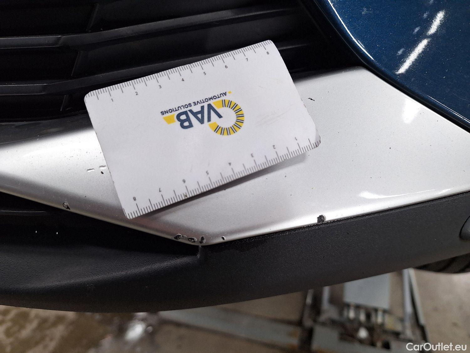  Peugeot  3008 Peugeot, 5008 FL'20, Peugeot 5008 1.2 PureTech 96kW S&S EAT8 Style 5d #32