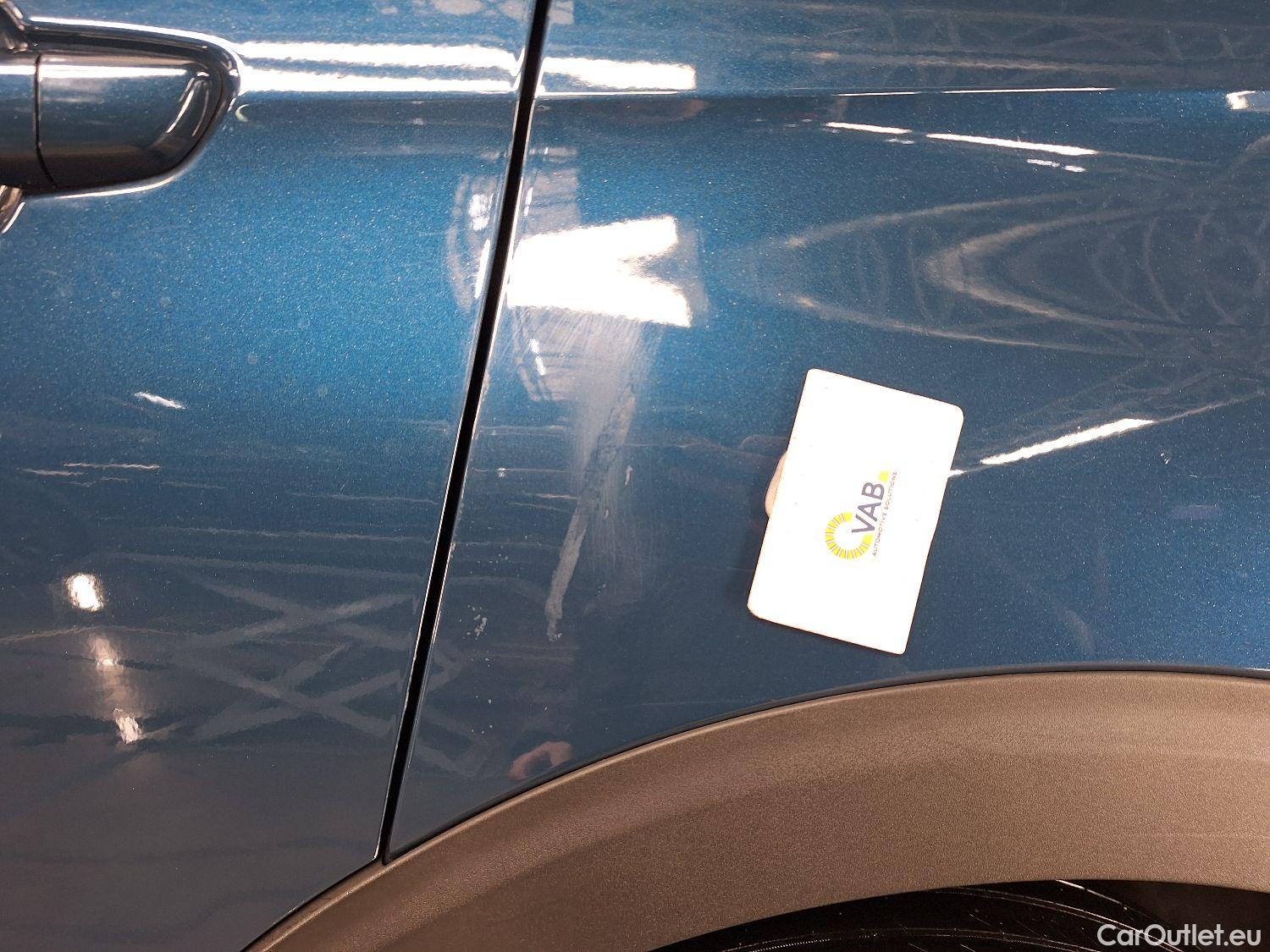  Peugeot  3008 Peugeot, 5008 FL'20, Peugeot 5008 1.2 PureTech 96kW S&S EAT8 Style 5d #23