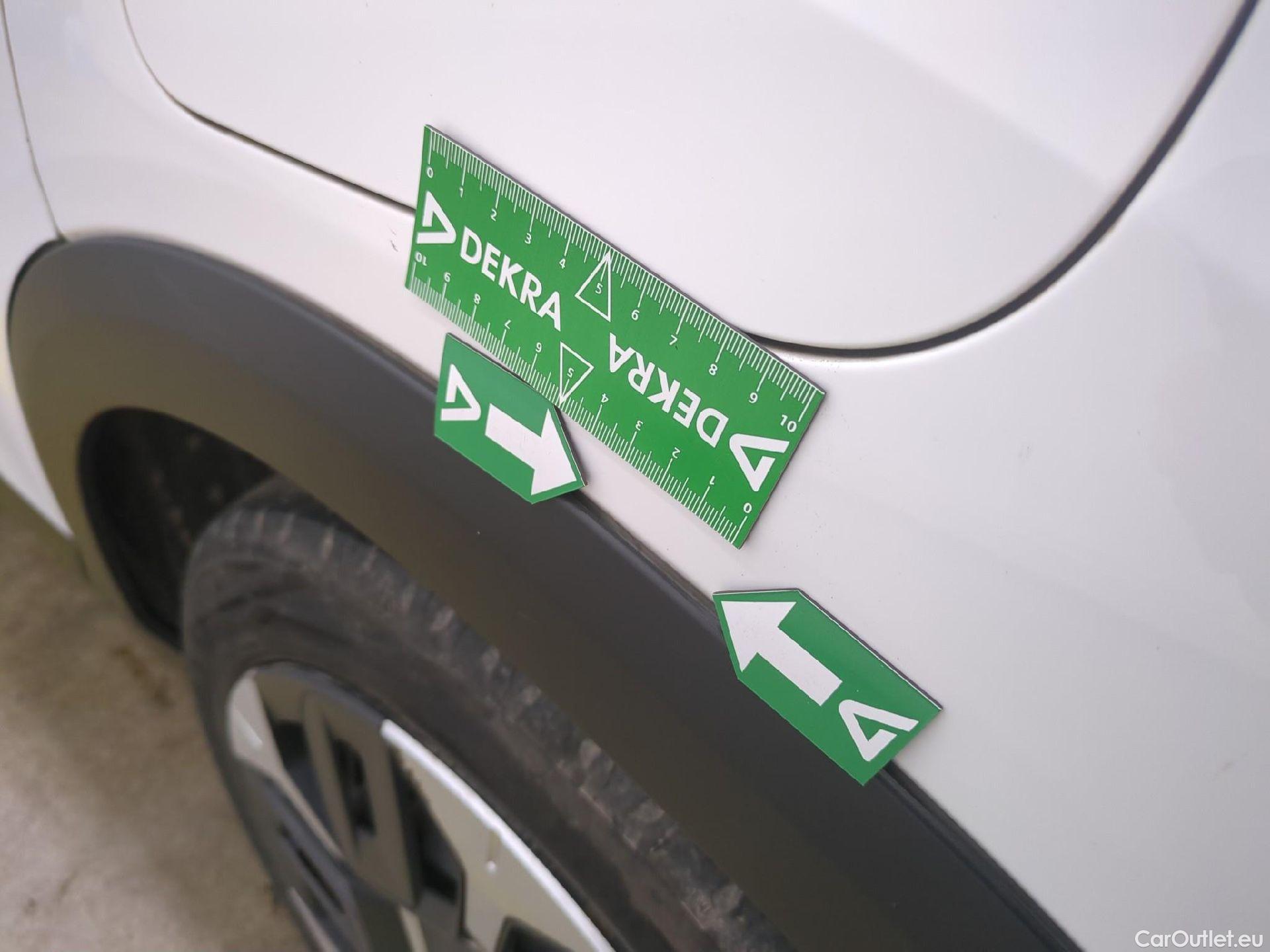  Citroen  C4  Berline Feel Nav Business 1.5 BlueHDI 130CV BVA8 E6d / TRANSFO VP VF #18