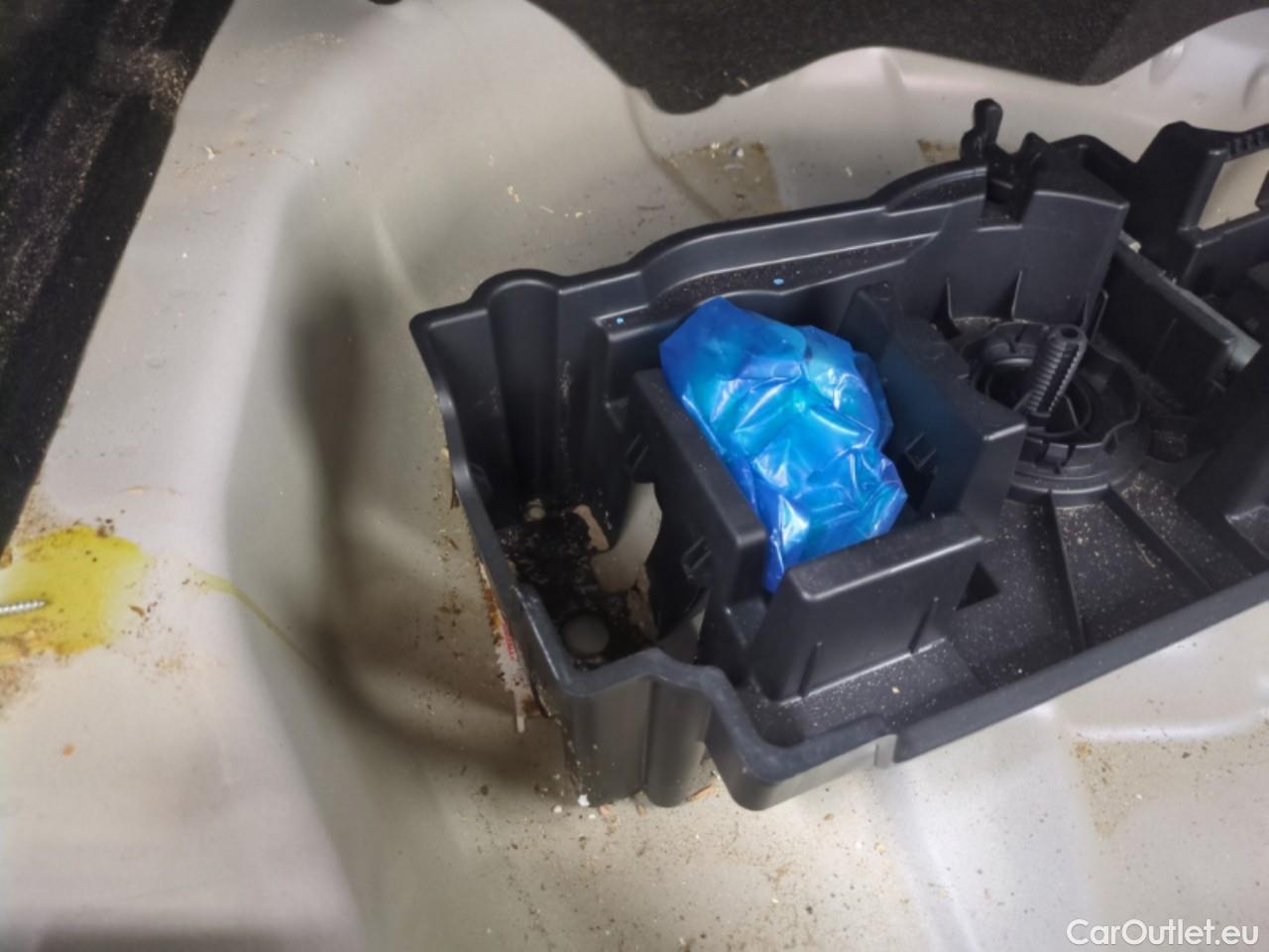  Citroen  C4  Berline Feel Nav Business 1.5 BlueHDI 130CV BVA8 E6d / TRANSFO VP VF #24