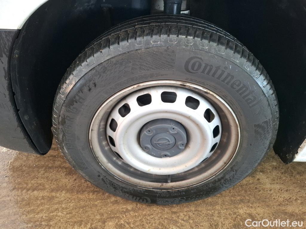  Opel  Combo OPEL  / 2018 / 4P / Fourgonnette 1.5 diesel 100chL1H1/stand CARGO PACK C #17