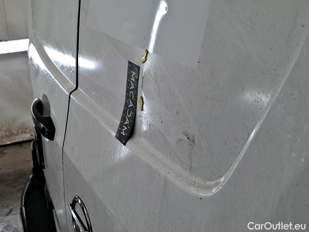  Opel  Combo OPEL  / 2018 / 4P / Fourgonnette 1.5 diesel 100chL1H1/stand CARGO PACK C #9