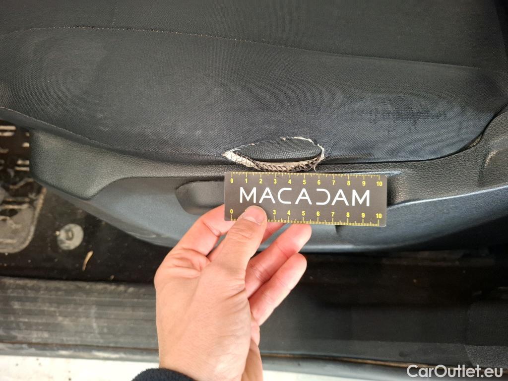  Opel  Combo OPEL  / 2018 / 4P / Fourgonnette 1.5 diesel 100chL1H1/stand CARGO PACK C #52