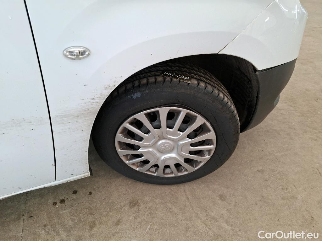  Toyota  Proace TOYOTA  City / 2019 / 4P / Fourgonnette 1.5 Long 100 D-4D Business #30