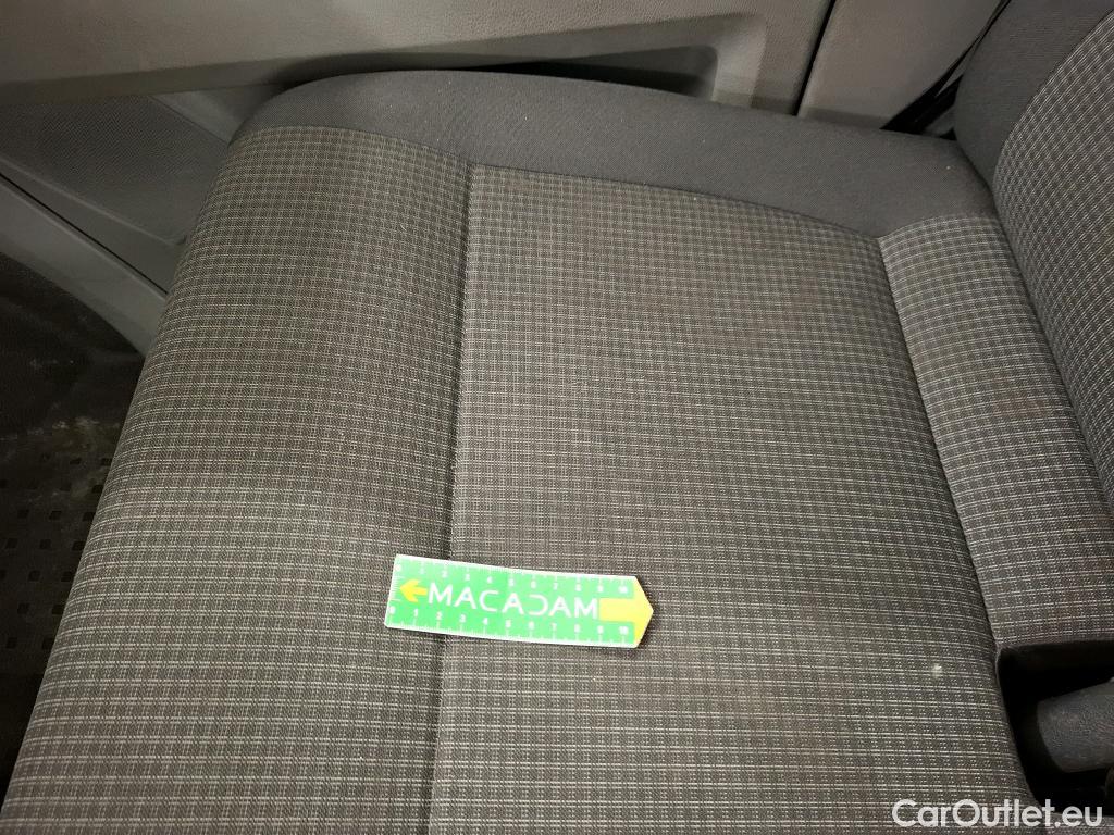  Volkswagen  Transporter VOLKSWAGEN  / 2019 / 4P / Fourgon tôlé 2.0 TDi 150 DSG7 L1H1 Business Plus #11