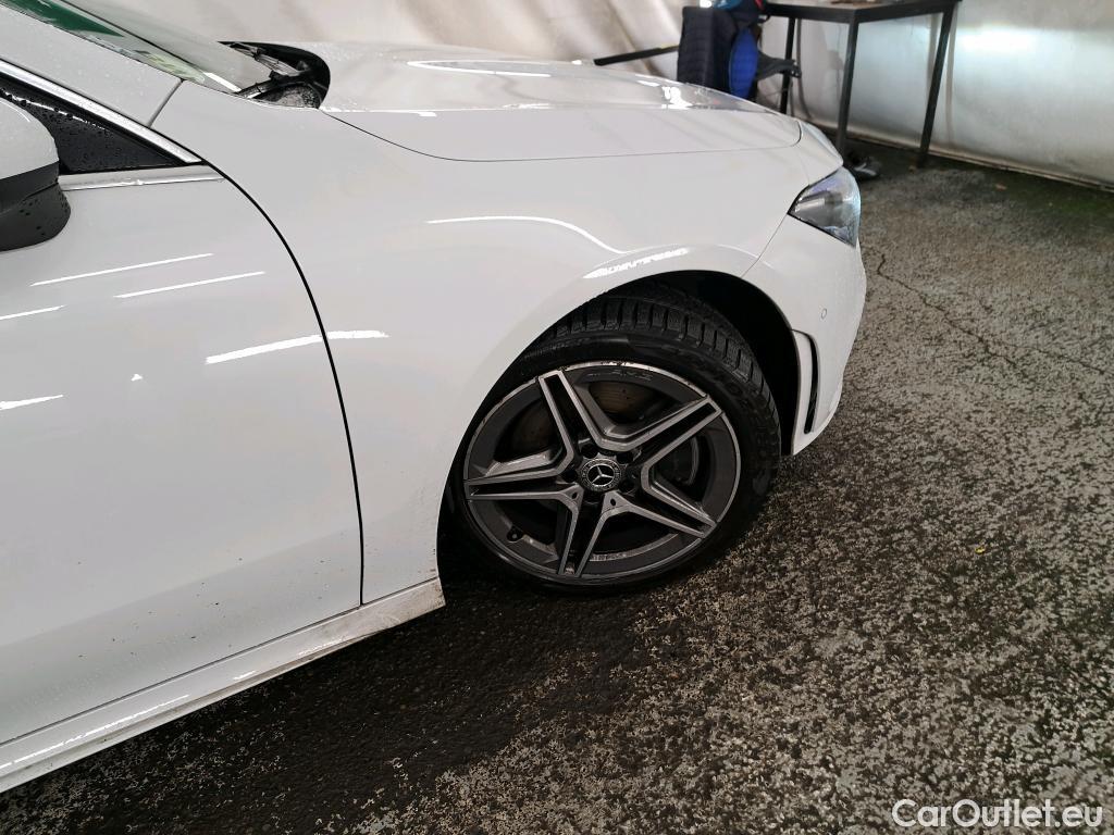  Mercedes  CLA-Klasse MERCEDES-BENZ CLA Coupe / 2019 / 4P / Coupé CLA 200 d AMG Line BA8 #1