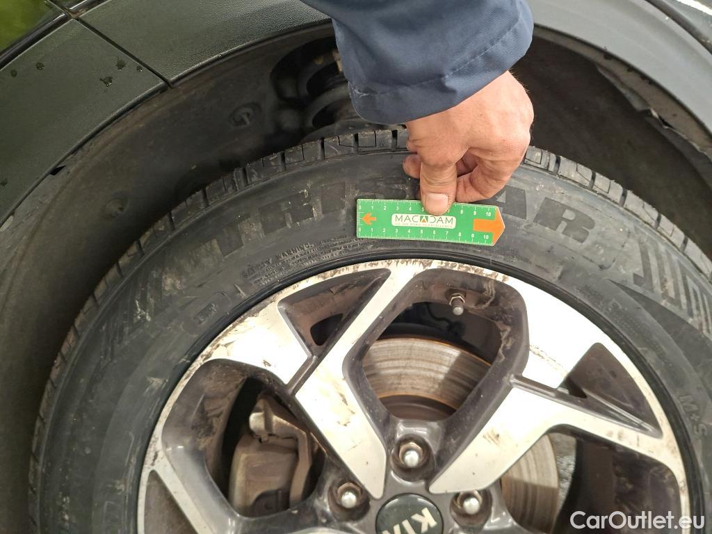  KIA  Sportage KIA  / 2018 / 5P / SUV 1.6 CRDI 136 MHEV DCT7 Active 2WD #13