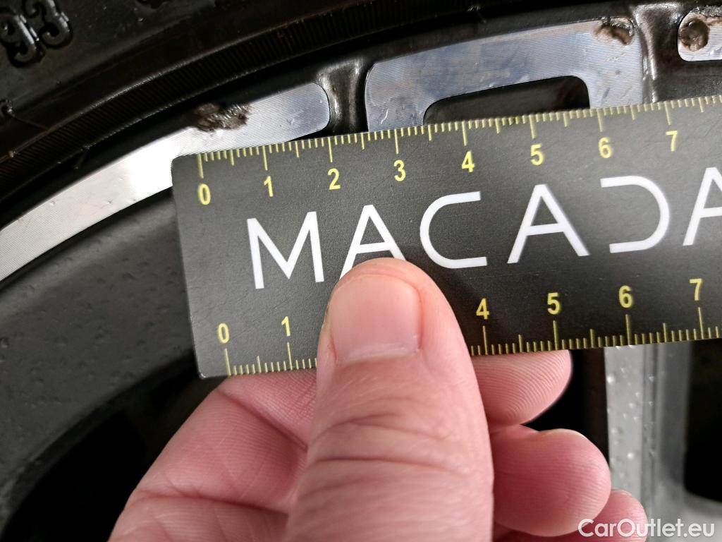  Mercedes  CLA-Klasse MERCEDES-BENZ CLA Coupe / 2019 / 4P / Coupé CLA 200 d AMG Line BA8 #6