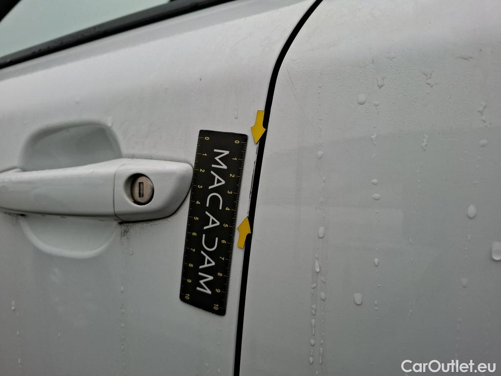  Peugeot  2008  Allure Pack 1.5 HDi 130CV BVA8 E6d #21