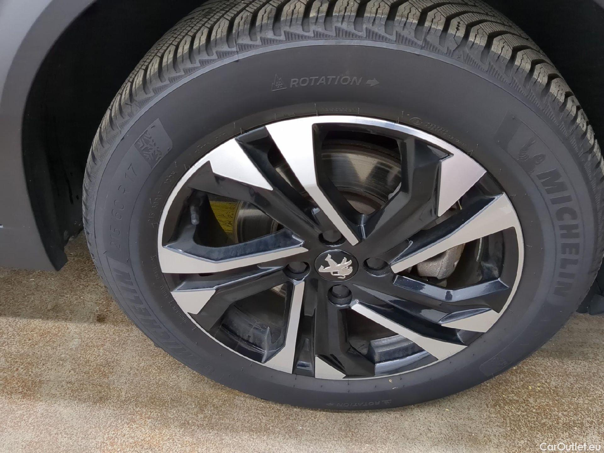  Peugeot  2008  Allure Pack 1.5 HDi 130CV BVA8 E6d #1