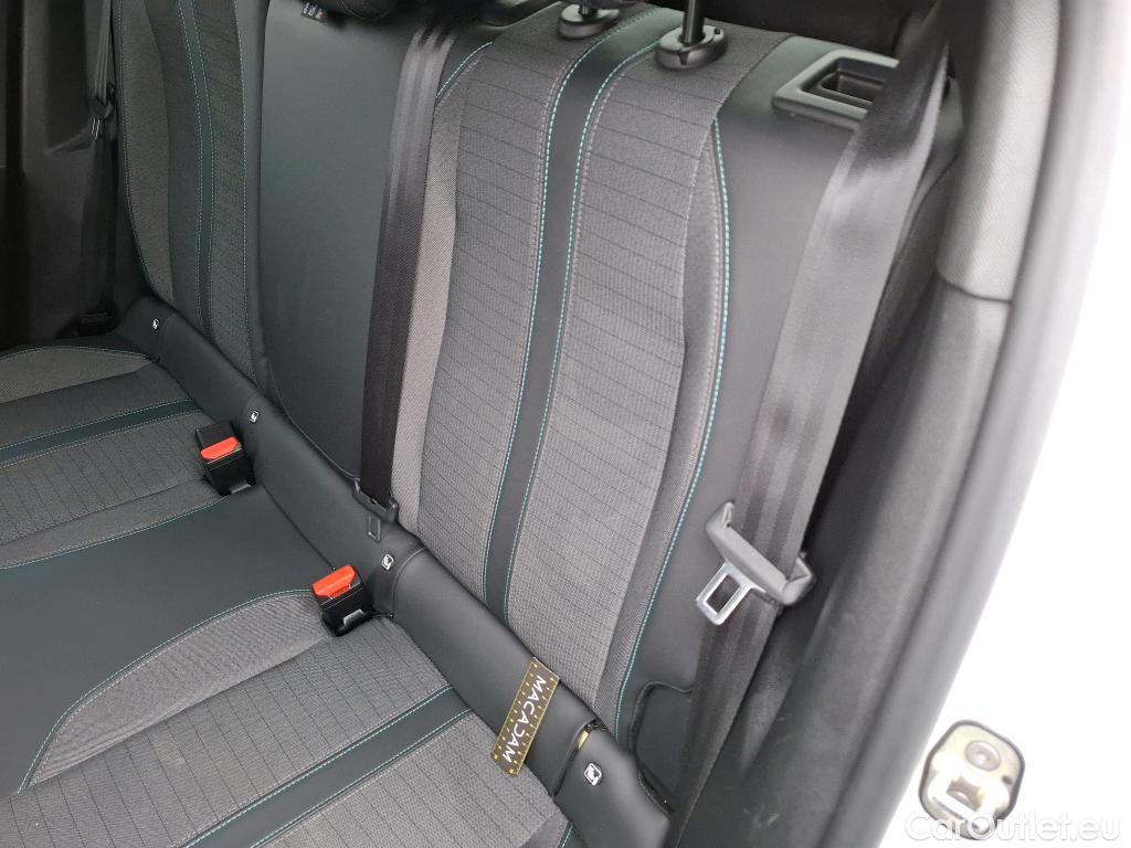  Peugeot  2008  Allure Pack 1.5 HDi 130CV BVA8 E6d #4