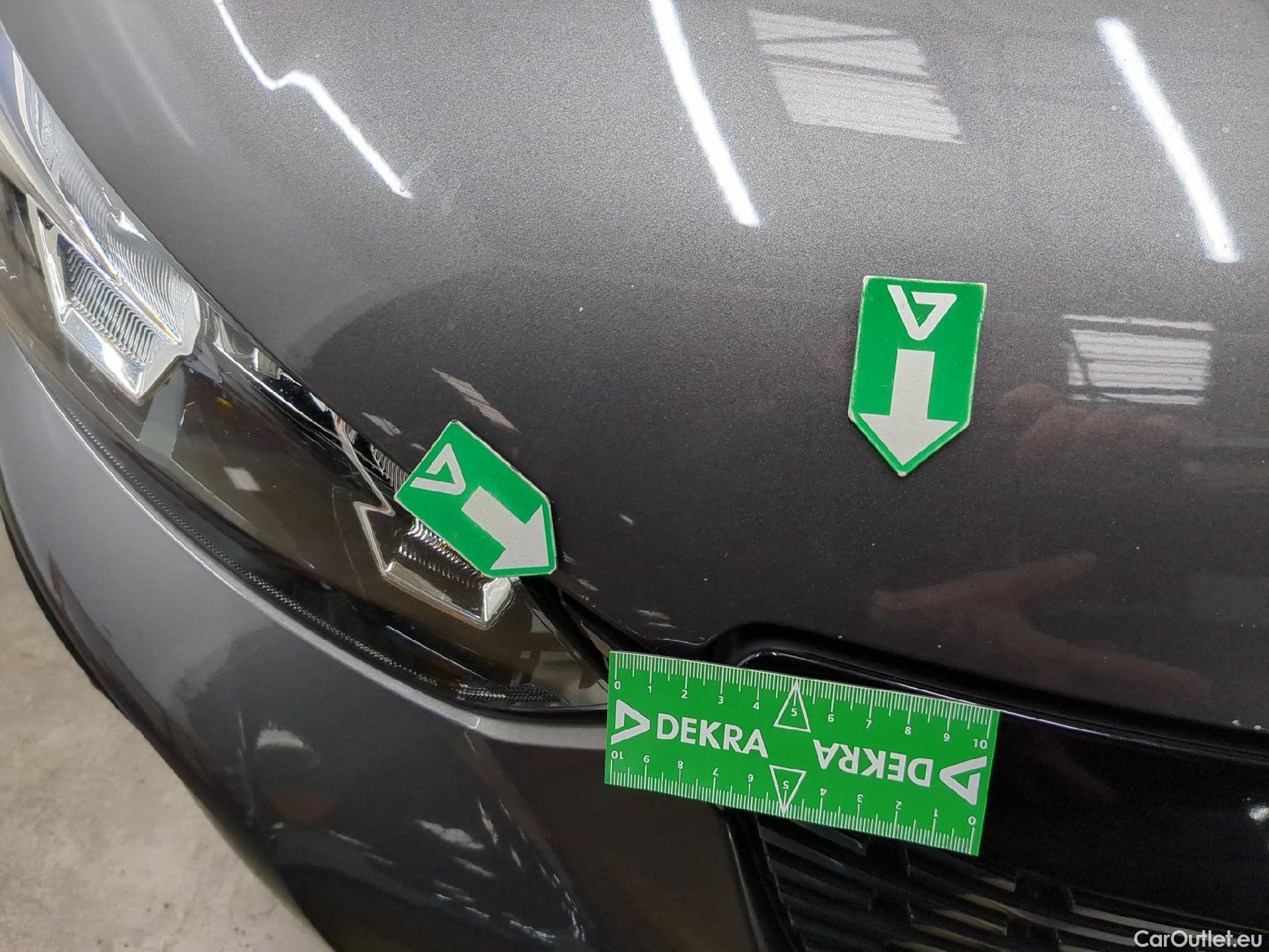  Peugeot  2008  Allure Pack 1.5 HDi 130CV BVA8 E6d #15