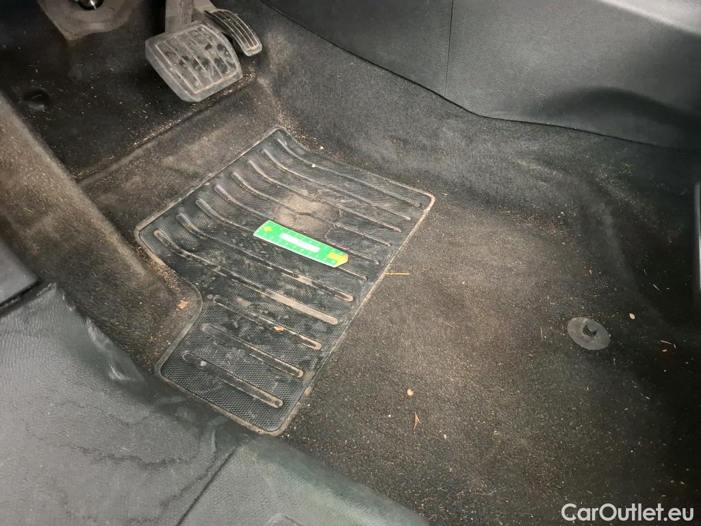  Peugeot  2008  Active Business 1.5 HDi 130CV BVA8 E6d #1