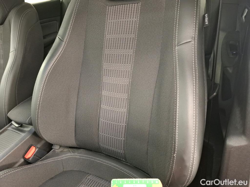  Peugeot  308 PEUGEOT  / 2017 / 5P / Berline Puretech 130 S&S EAT8 Allure #5