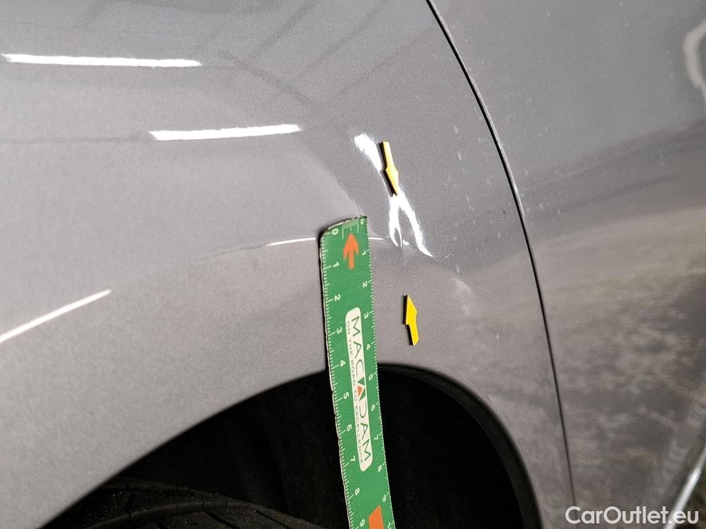  Peugeot  308 PEUGEOT  / 2017 / 5P / Berline Puretech 130 S&S EAT8 Allure #26