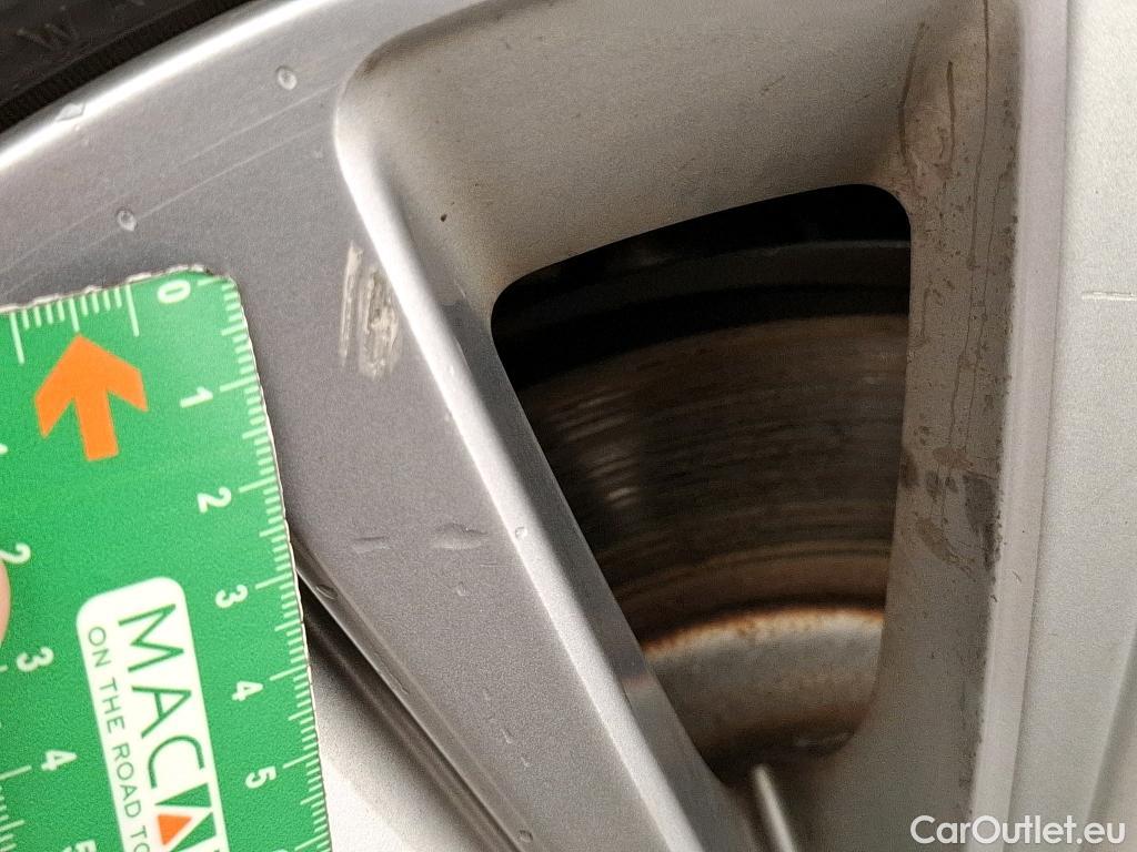  Peugeot  308 PEUGEOT  / 2017 / 5P / Berline Puretech 130 S&S EAT8 Allure #19