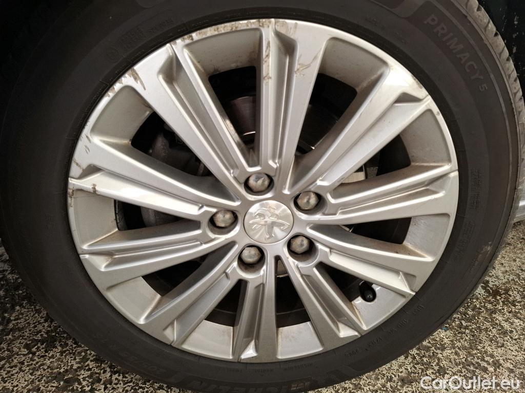  Peugeot  308 PEUGEOT  / 2017 / 5P / Berline Puretech 130 S&S EAT8 Allure #9