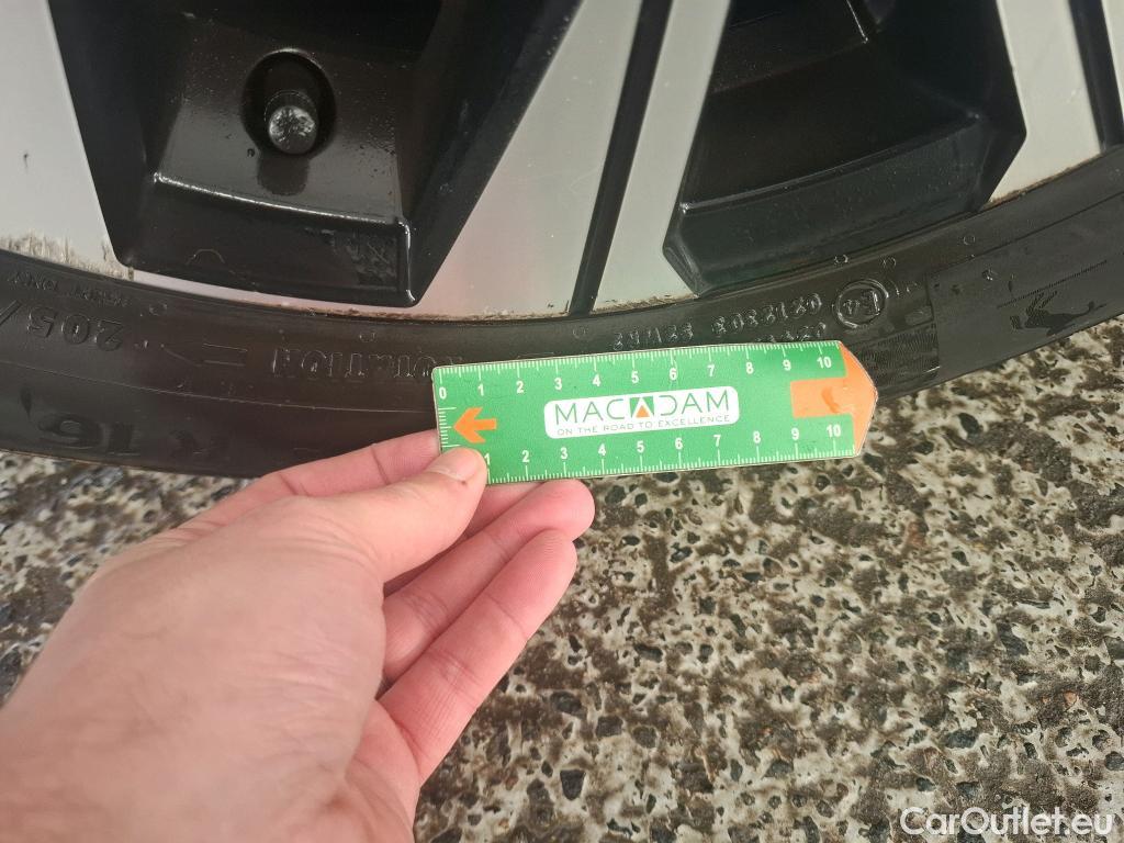  Renault  Megane  IV Berline 5pt. Limited 1.5 dCi 115CV BVM6 E6d #32