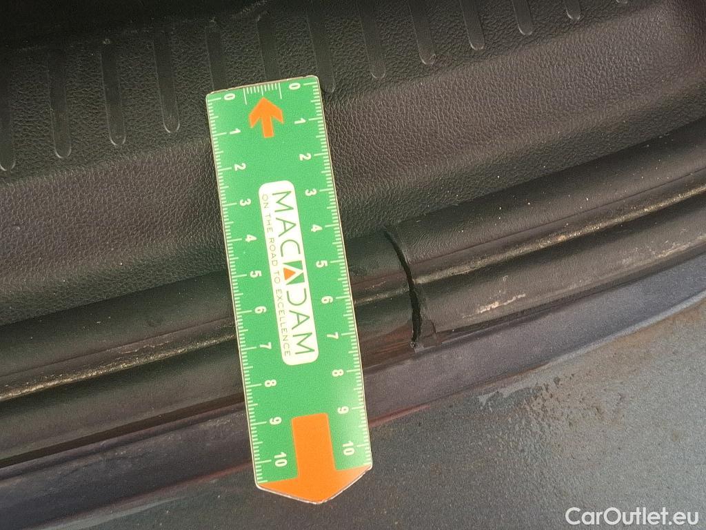  Renault  Megane  IV Berline 5pt. Limited 1.5 dCi 115CV BVM6 E6d #26