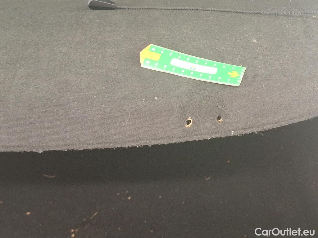  Renault  Megane  IV Berline 5pt. Limited 1.5 dCi 115CV BVM6 E6d #51