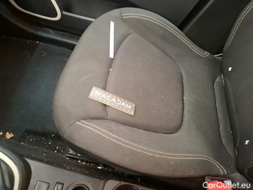  Renault  Captur  Business 1.5 dCi 90CV BVM5 E6 #31