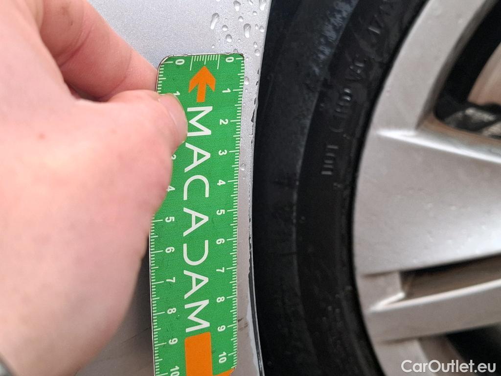  Volkswagen  Golf  VOLKSWAGEN / 2020 / 5P / Berline 2.0 TDI SCR 150 DSG7 Life Busi 1st #14