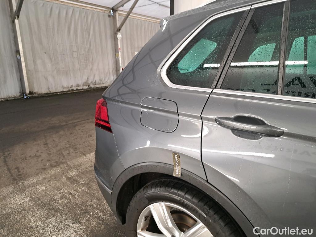  Volkswagen  Tiguan VOLKSWAGEN  / 2016 / 5P / SUV 2.0 TDI 150 DSG7 Carat Exclusive #4
