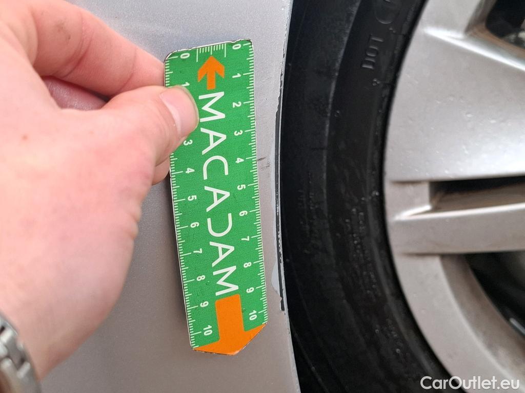  Volkswagen  Golf  VOLKSWAGEN / 2020 / 5P / Berline 2.0 TDI SCR 150 DSG7 Life Busi 1st #13