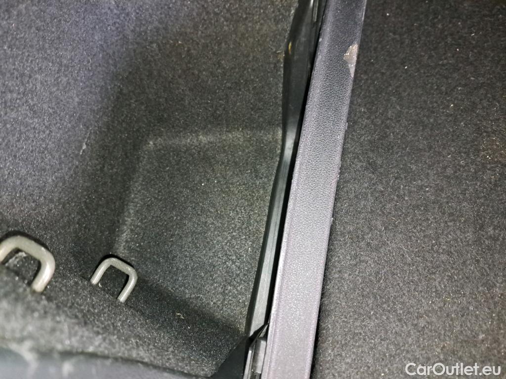  Volkswagen  Tiguan VOLKSWAGEN  / 2016 / 5P / SUV 2.0 TDI 150 DSG7 Carat Exclusive #15