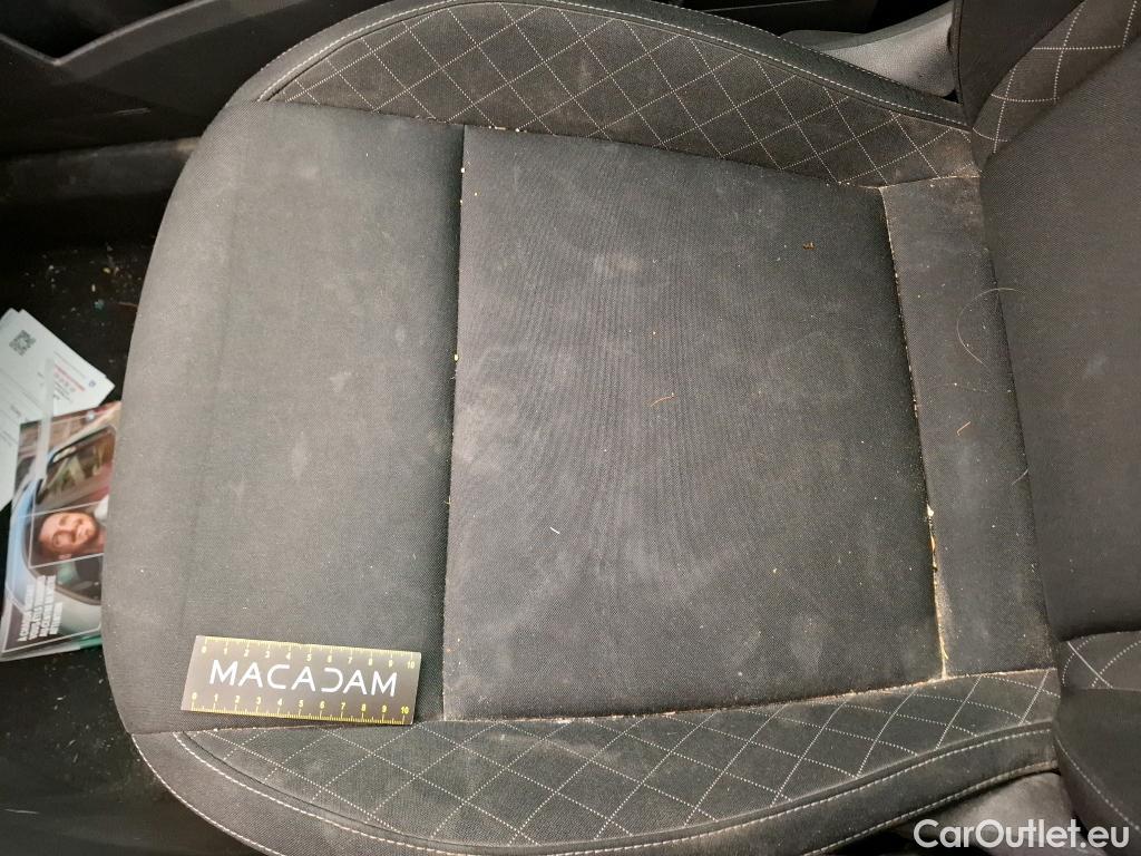  Skoda  Karoq SKODA  / 2017 / 5P / SUV 1.5 TSI ACT 150ch Ambition #9