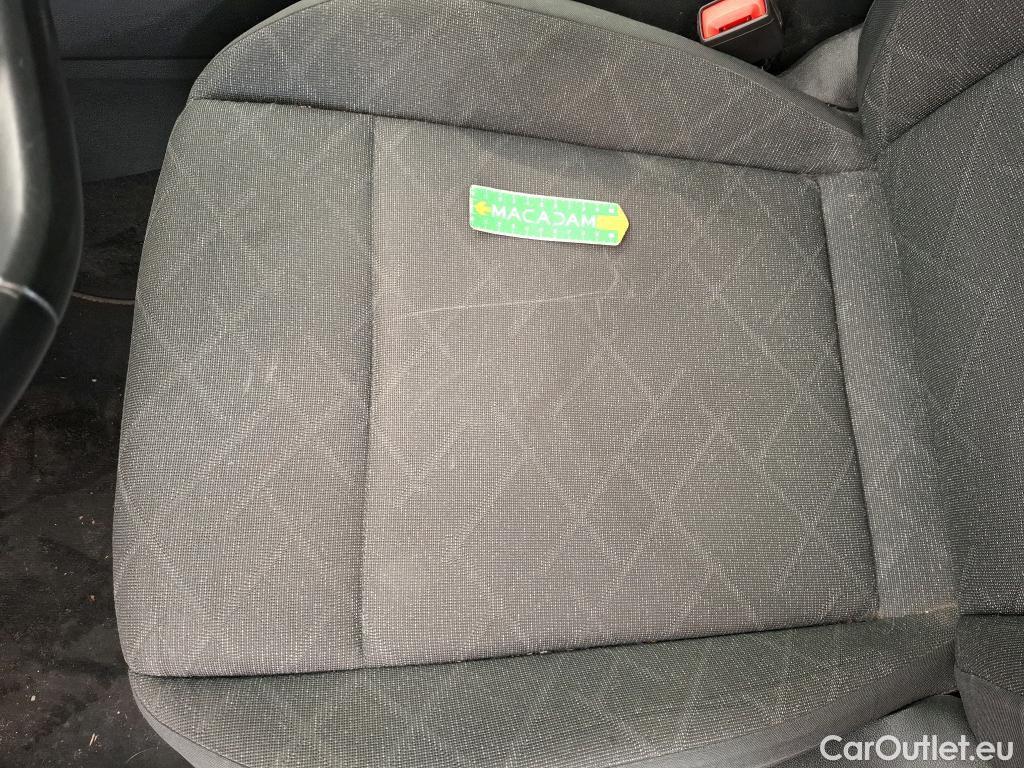  Volkswagen  Golf  VOLKSWAGEN / 2020 / 5P / Berline 2.0 TDI SCR 150 DSG7 Life Busi 1st #42