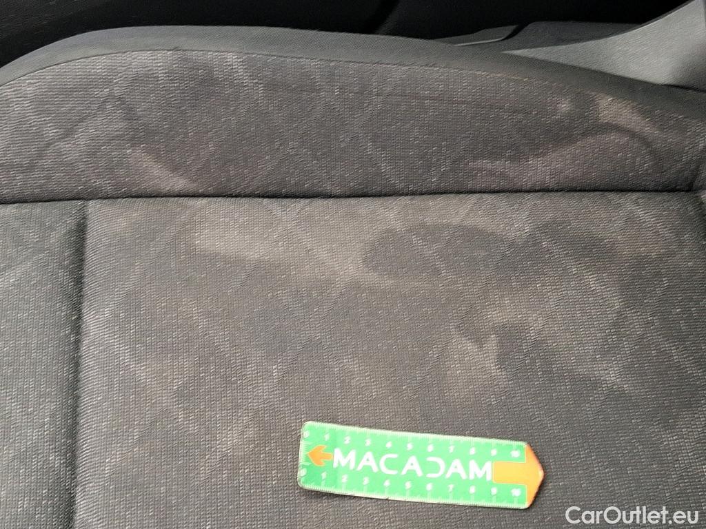  Volkswagen  Golf  VOLKSWAGEN / 2020 / 5P / Berline 2.0 TDI SCR 150 DSG7 Life Busi 1st #41