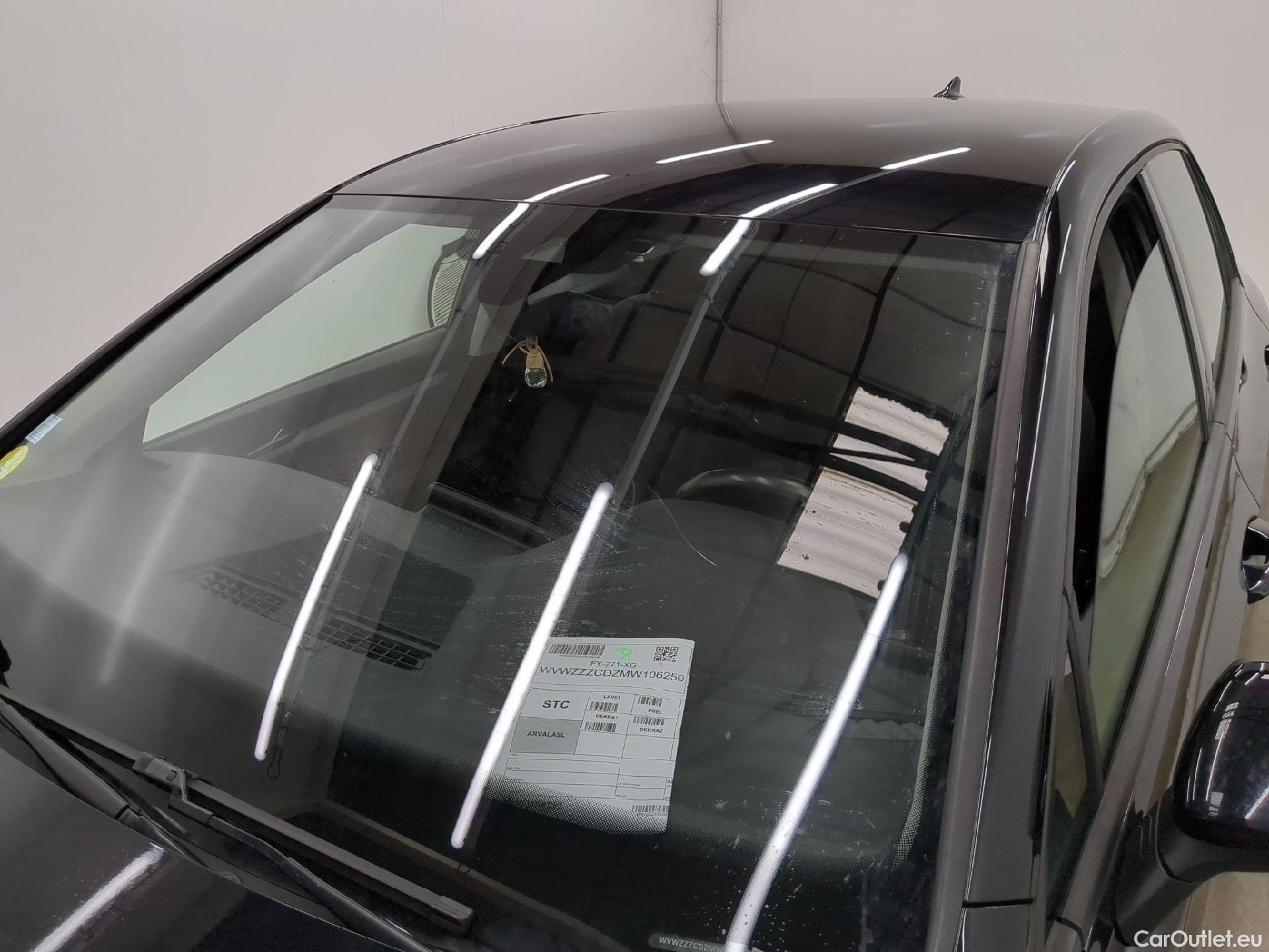  Volkswagen  Golf  VOLKSWAGEN / 2020 / 5P / Berline 2.0 TDI SCR 150 DSG7 Life Busi 1st #5