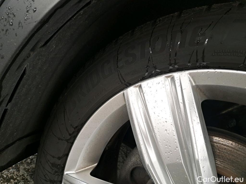  Volkswagen  Tiguan VOLKSWAGEN  / 2016 / 5P / SUV 2.0 TDI 150 DSG7 Carat Exclusive #37