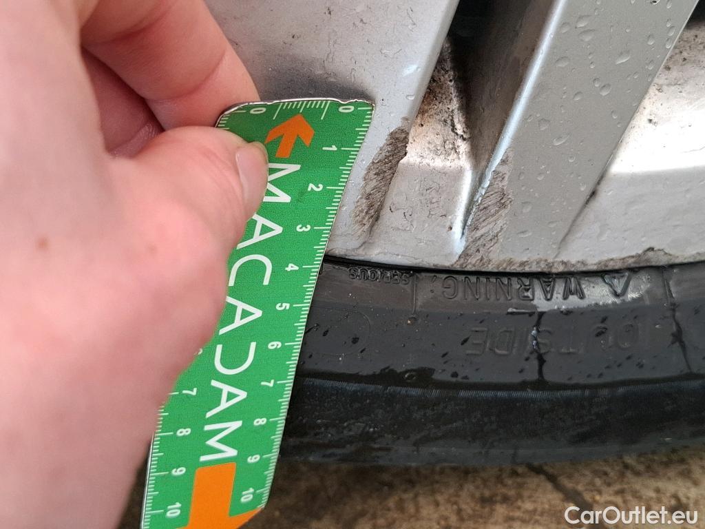  Volkswagen  Golf  VOLKSWAGEN / 2020 / 5P / Berline 2.0 TDI SCR 150 DSG7 Life Busi 1st #32