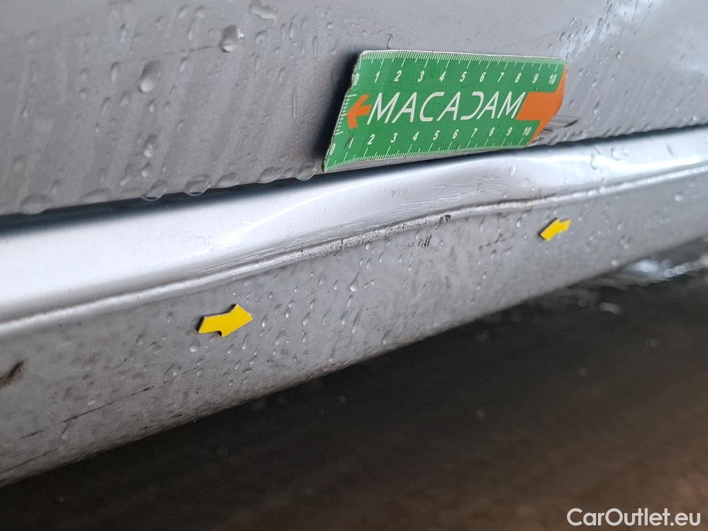  Volkswagen  Golf  VOLKSWAGEN / 2020 / 5P / Berline 2.0 TDI SCR 150 DSG7 Life Busi 1st #5