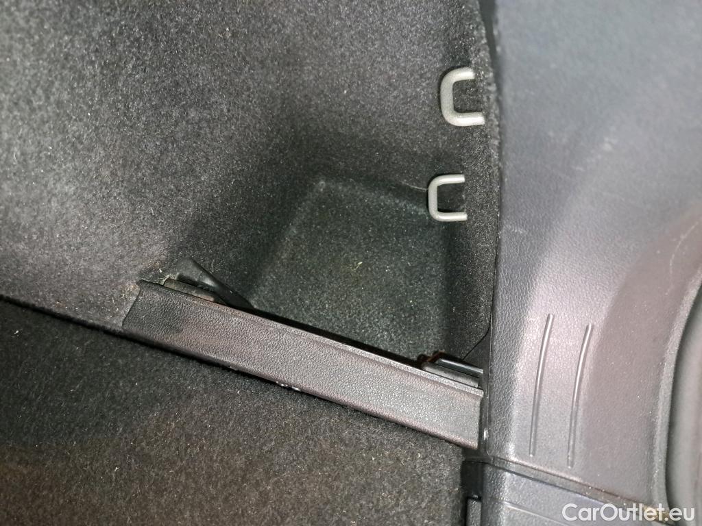  Volkswagen  Tiguan VOLKSWAGEN  / 2016 / 5P / SUV 2.0 TDI 150 DSG7 Carat Exclusive #16