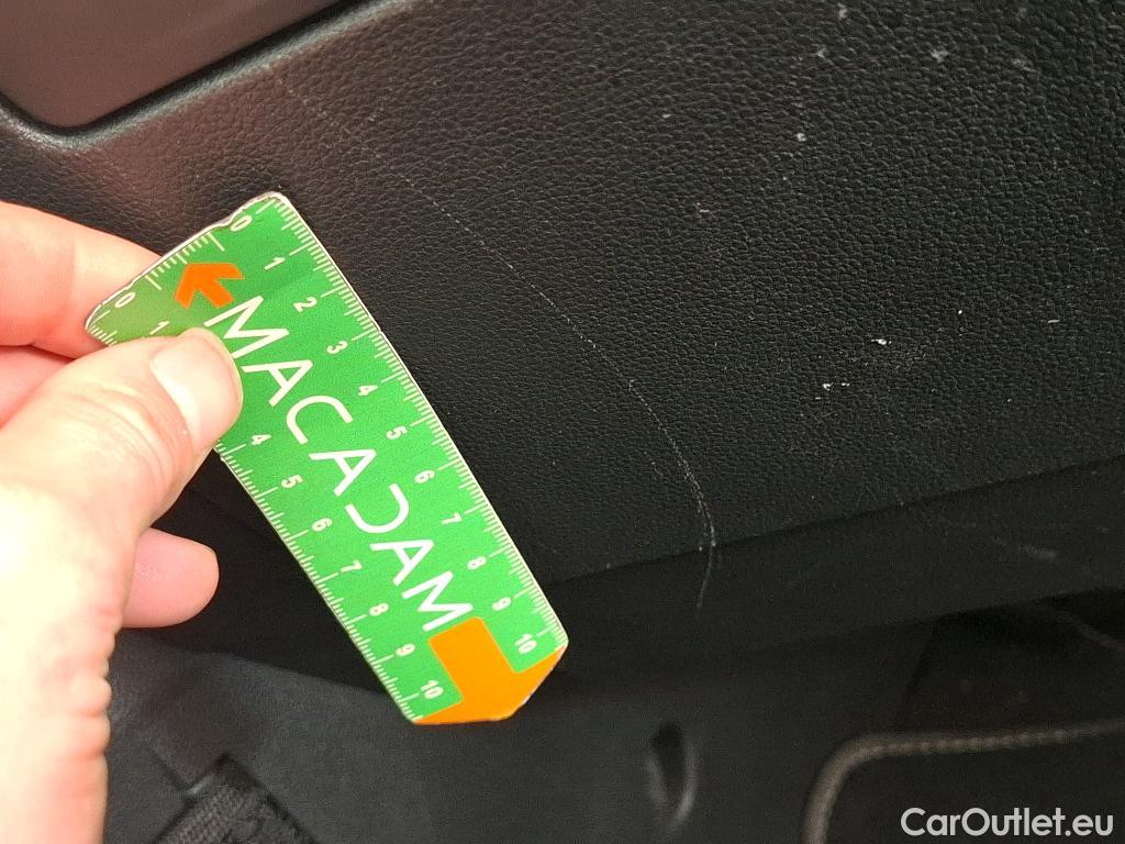  Volkswagen  Golf  VOLKSWAGEN / 2020 / 5P / Berline 2.0 TDI SCR 150 DSG7 Life Busi 1st #27