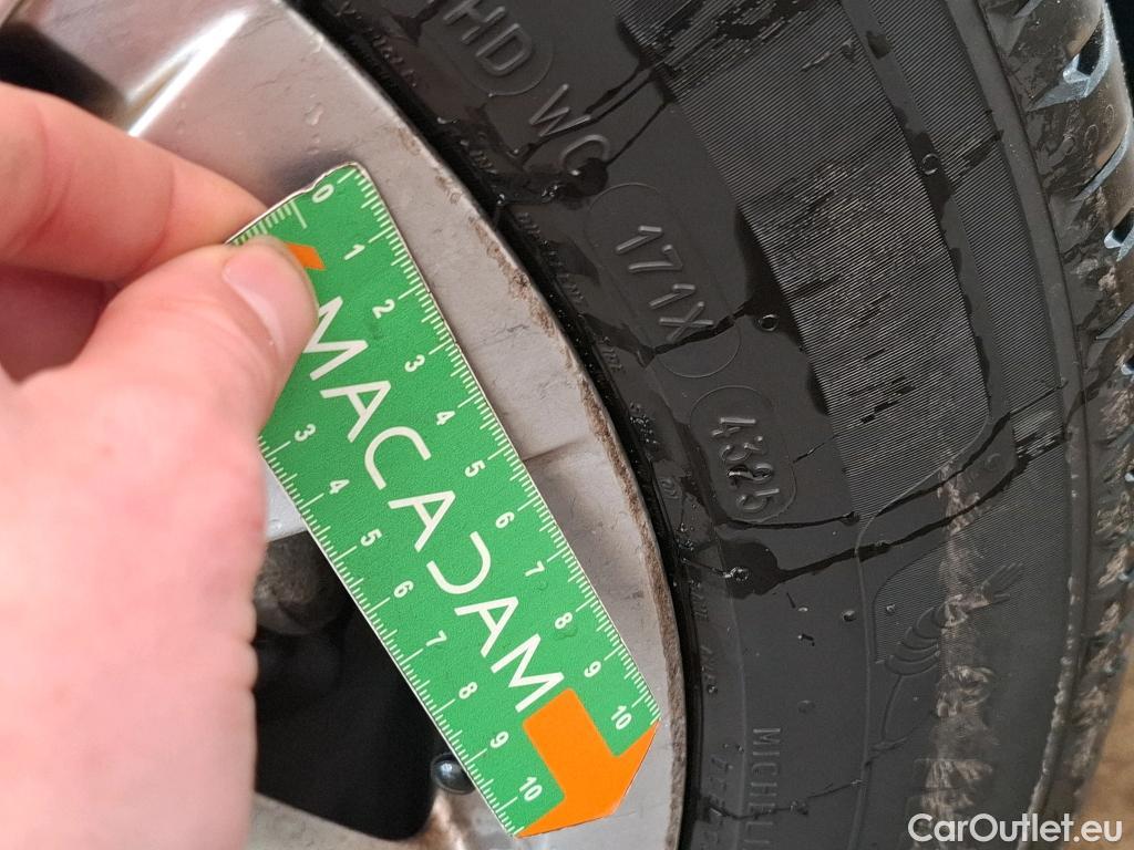  Volkswagen  Golf  VOLKSWAGEN / 2020 / 5P / Berline 2.0 TDI SCR 150 DSG7 Life Busi 1st #34