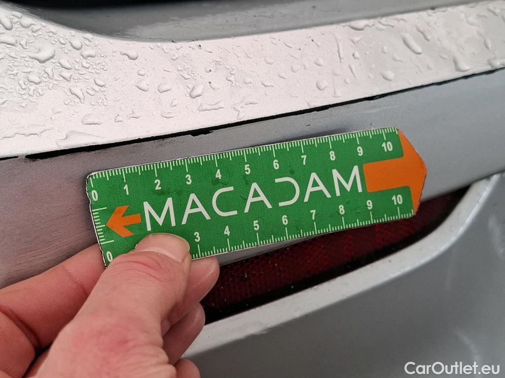  Volkswagen  Golf  VOLKSWAGEN / 2020 / 5P / Berline 2.0 TDI SCR 150 DSG7 Life Busi 1st #24