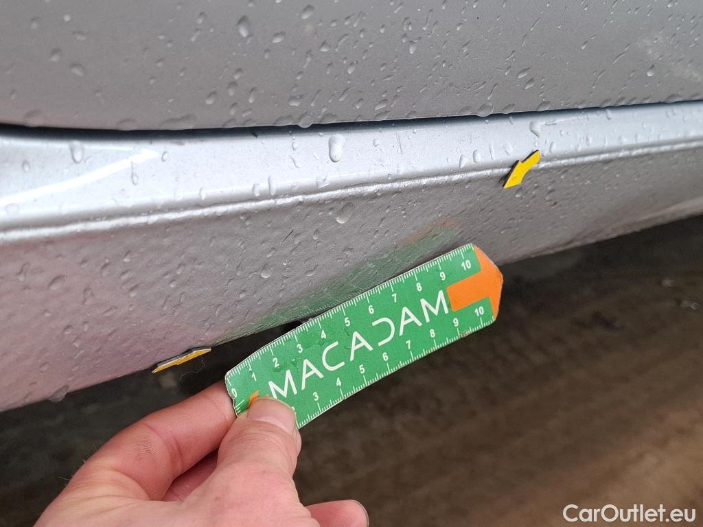  Volkswagen  Golf  VOLKSWAGEN / 2020 / 5P / Berline 2.0 TDI SCR 150 DSG7 Life Busi 1st #3