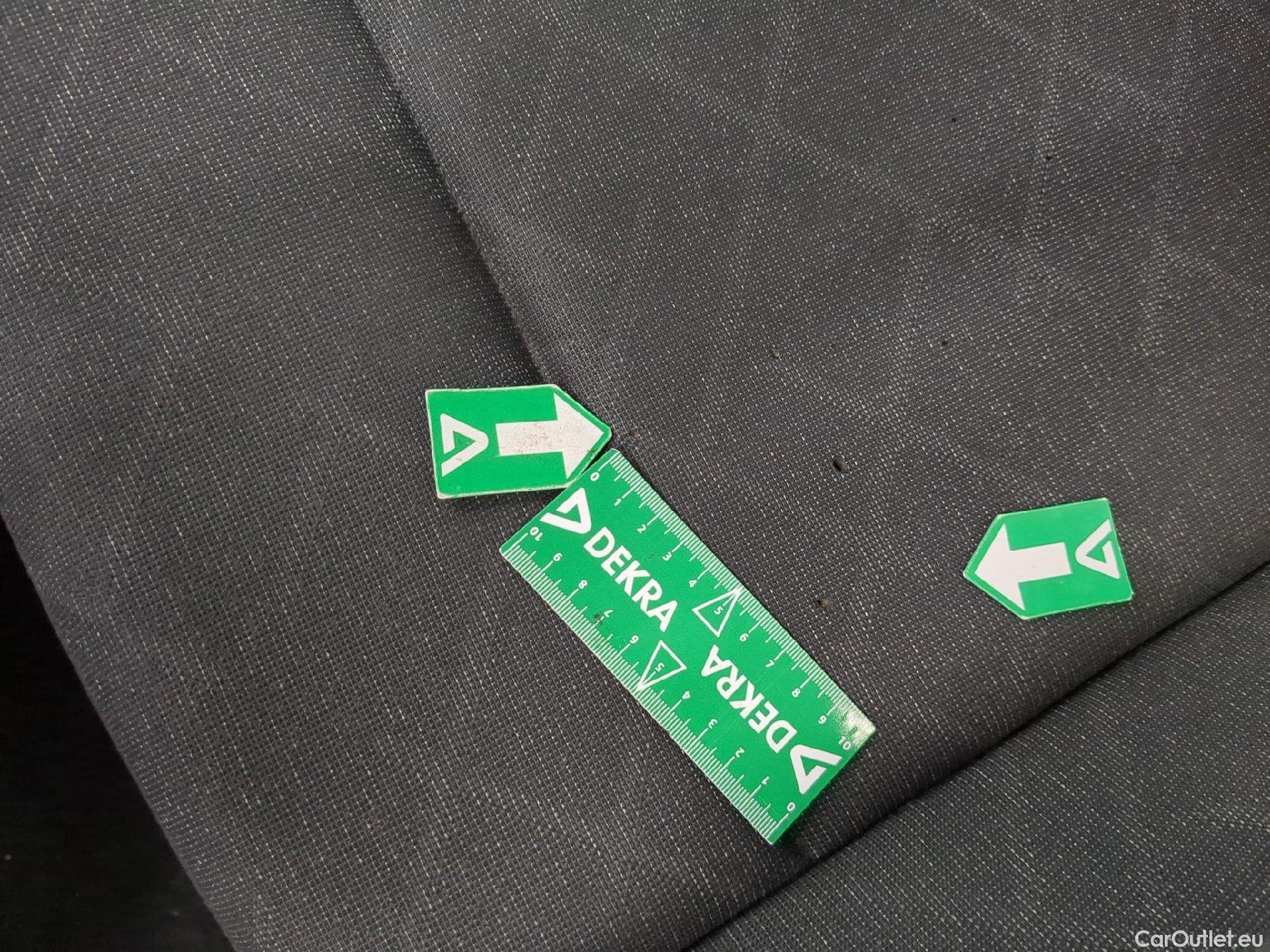  Volkswagen  Golf  VOLKSWAGEN / 2020 / 5P / Berline 2.0 TDI SCR 150 DSG7 Life Busi 1st #7