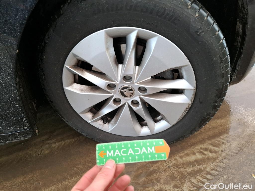  Skoda  Octavia  Break Business 2.0 TDI 150CV BVA7 E6d #8