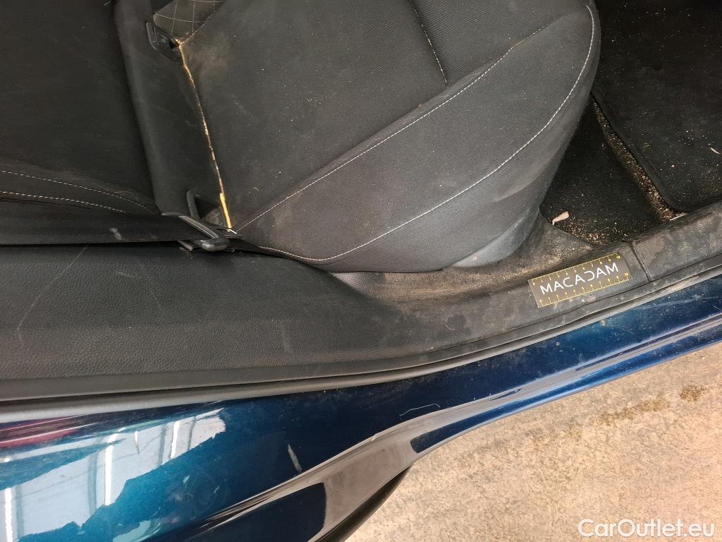  Skoda  Karoq SKODA  / 2017 / 5P / SUV 1.5 TSI ACT 150ch Ambition #17