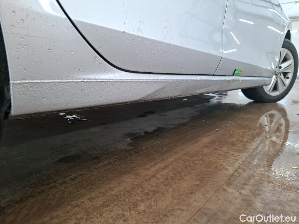  Volkswagen  Golf  VOLKSWAGEN / 2020 / 5P / Berline 2.0 TDI SCR 150 DSG7 Life Busi 1st #1