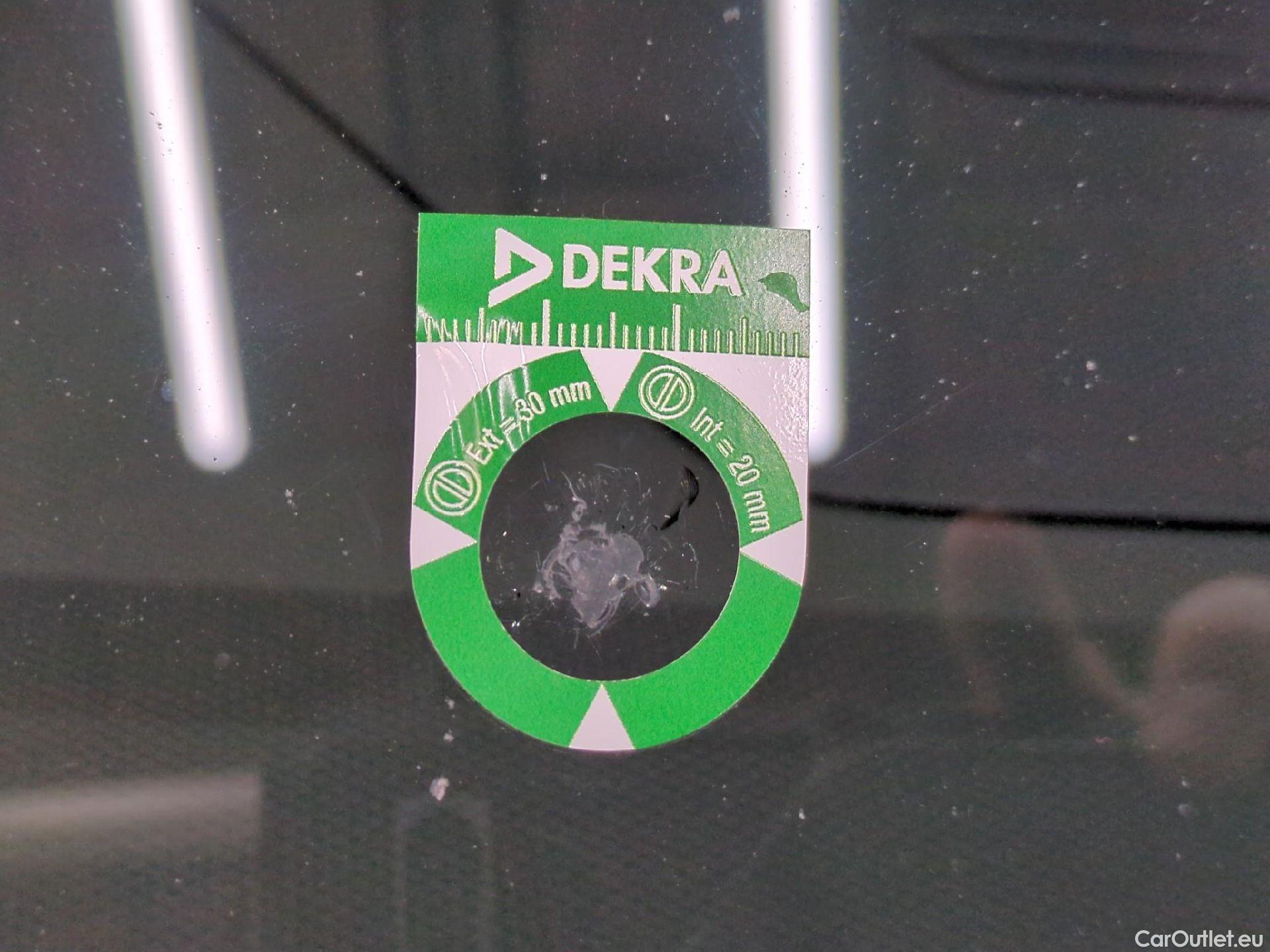  Volkswagen  Tiguan VOLKSWAGEN  / 2020 / 5P / SUV 2.0 TDI 150 DSG7 LIFE PLUS #17